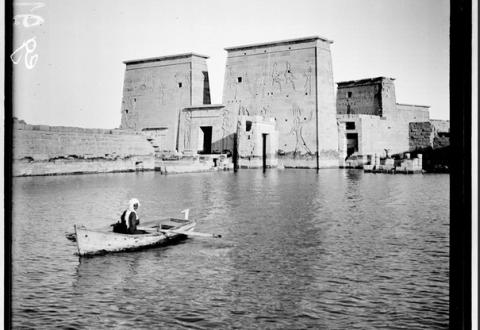 photo en noir et blanc d'un paysage égyptien