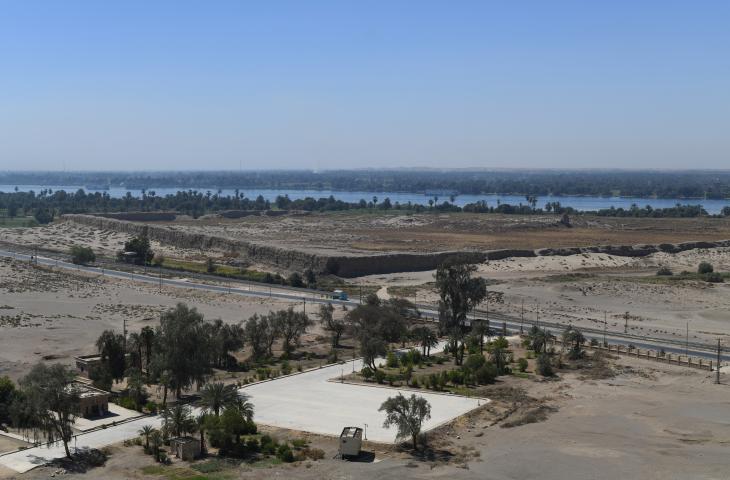 View on the monumental enclosure wall of Elkab